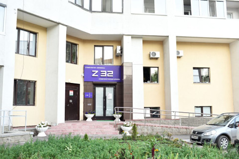 Вход в клинику Z32
